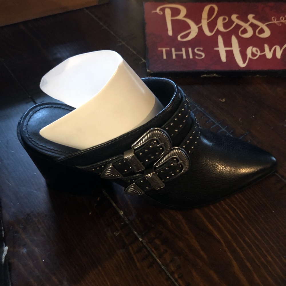 Flynn Belted Mule shoes